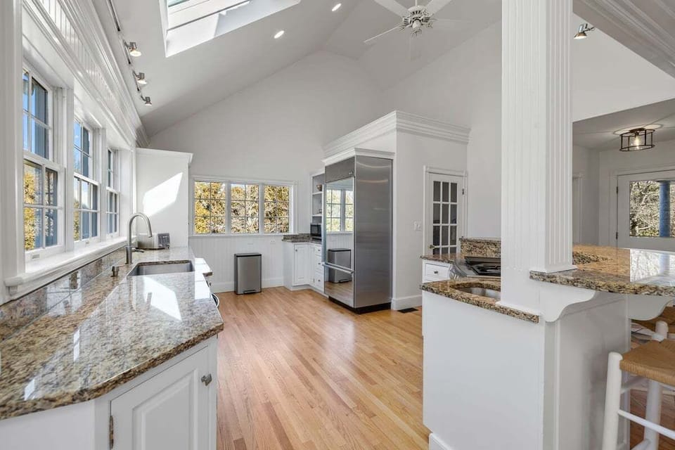 Large kitchen for meal prep