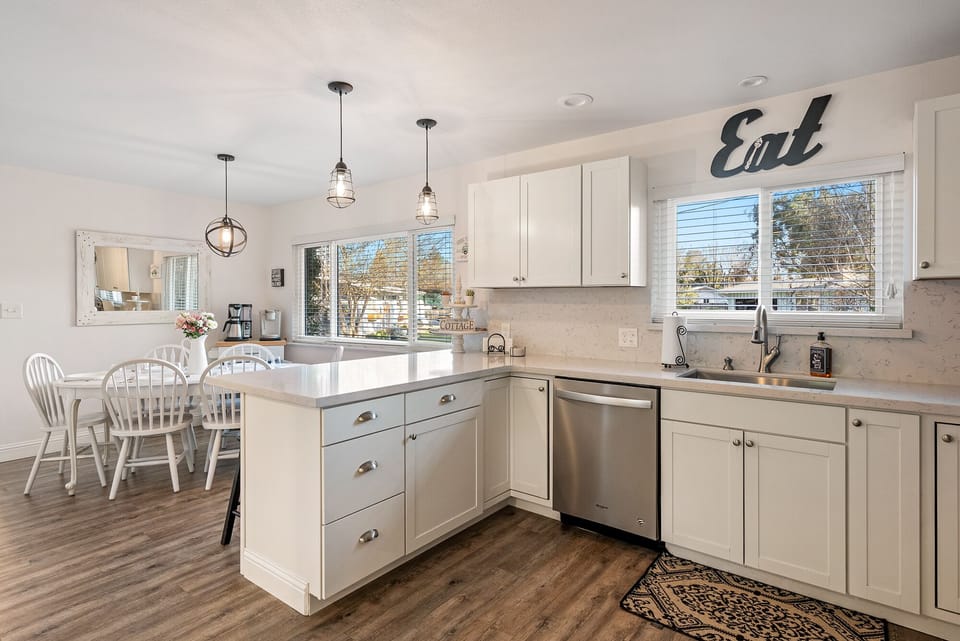 Enjoy preparing a great meal in our fully stocked Kitchen