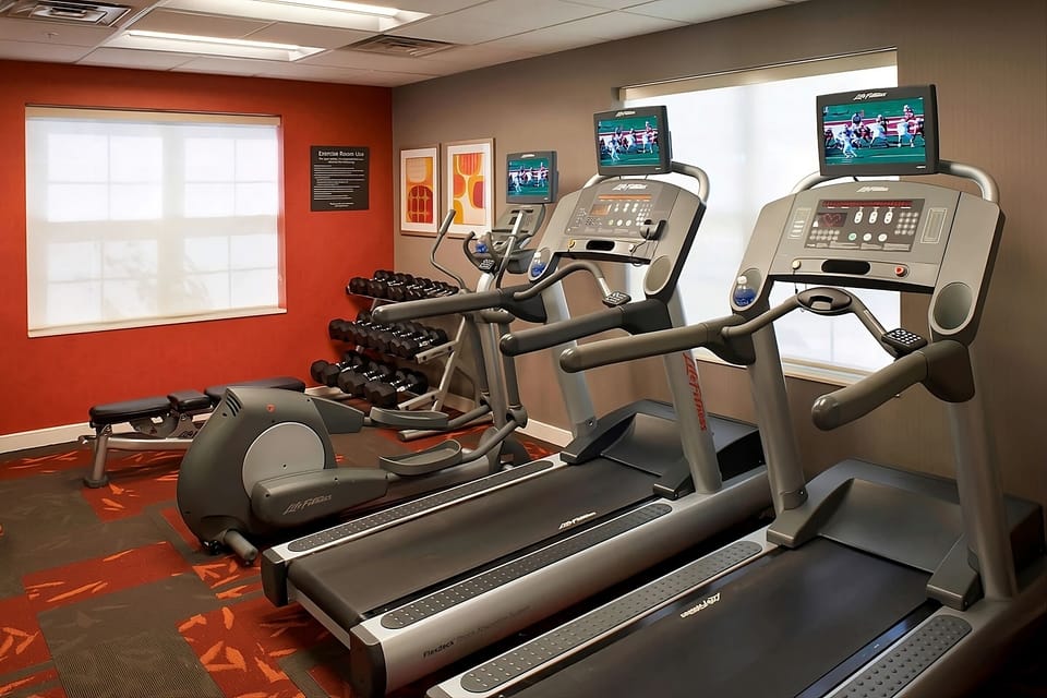 Recharge with a full workout on modern cardio machines.