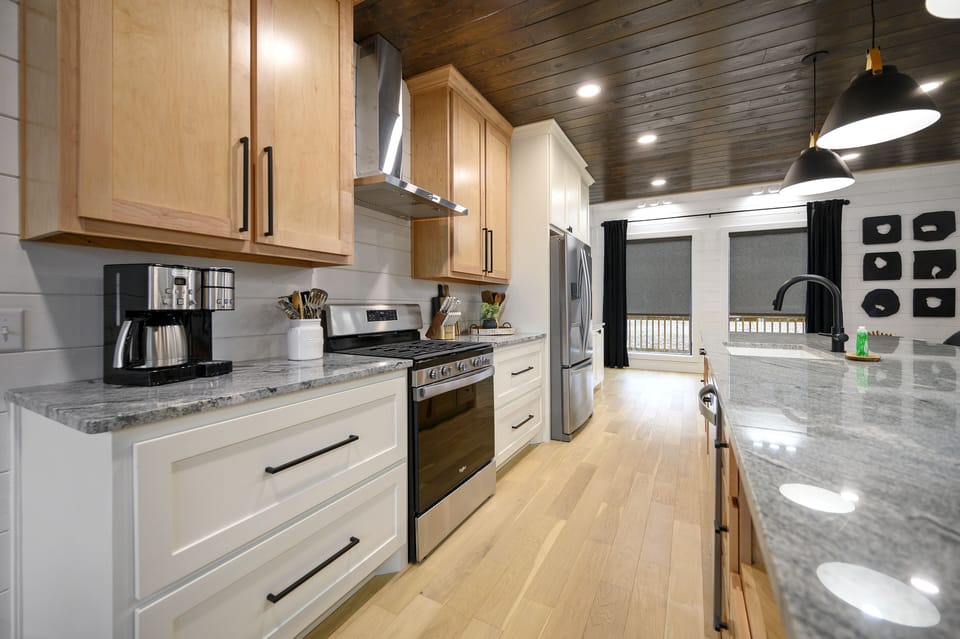 Stainless steel appliances in the kitchen!