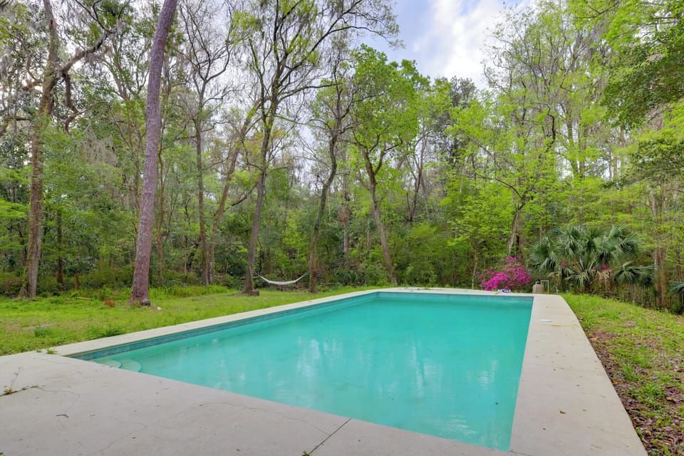 Private Pool (Depth 4'-9') | Hammock