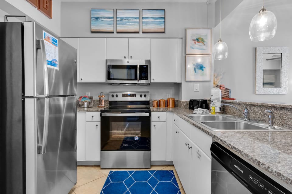 Full kitchen