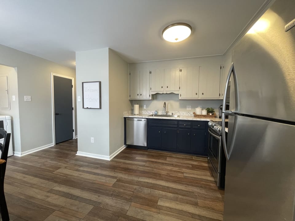 Full feature eat in kitchen. Dishwasher, microwave, stove. 
