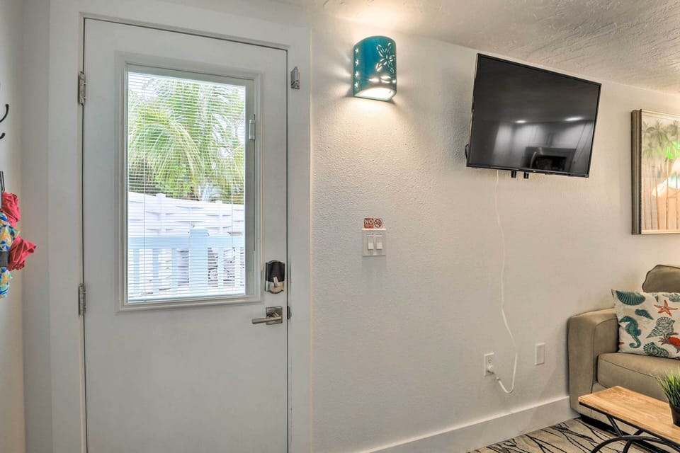 Front Door | Keyless Entry