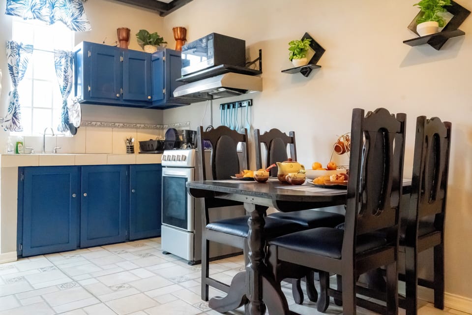 Fully equipped kitchen to explore your culinary skills