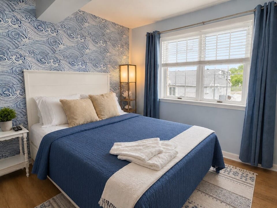 Bedroom 1 Blue Wave Queen Bed