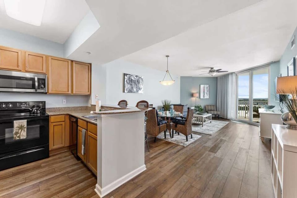 12th floor  Spacious. Condo with Gulf of Mexico views and stunning Sunrises!