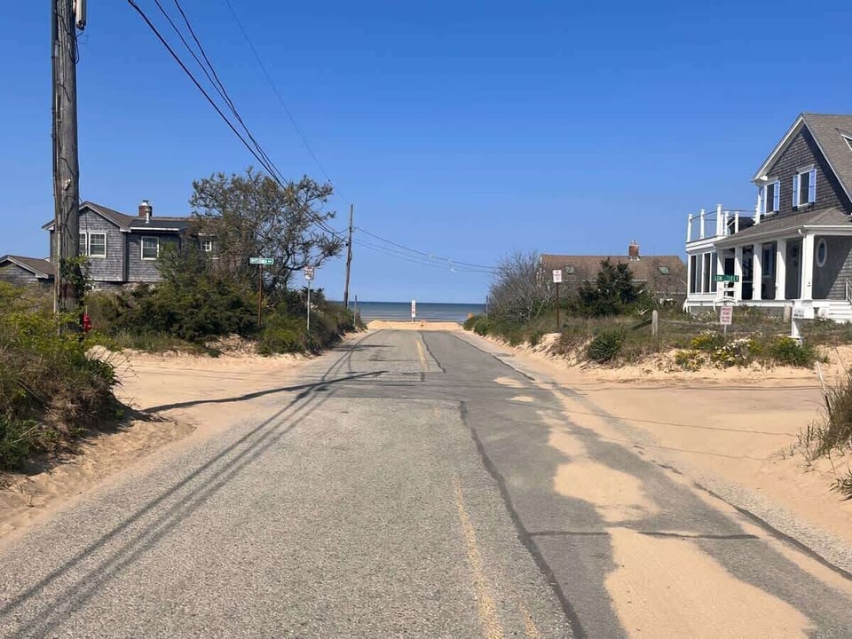 Walk to Kingsbury Beach! 