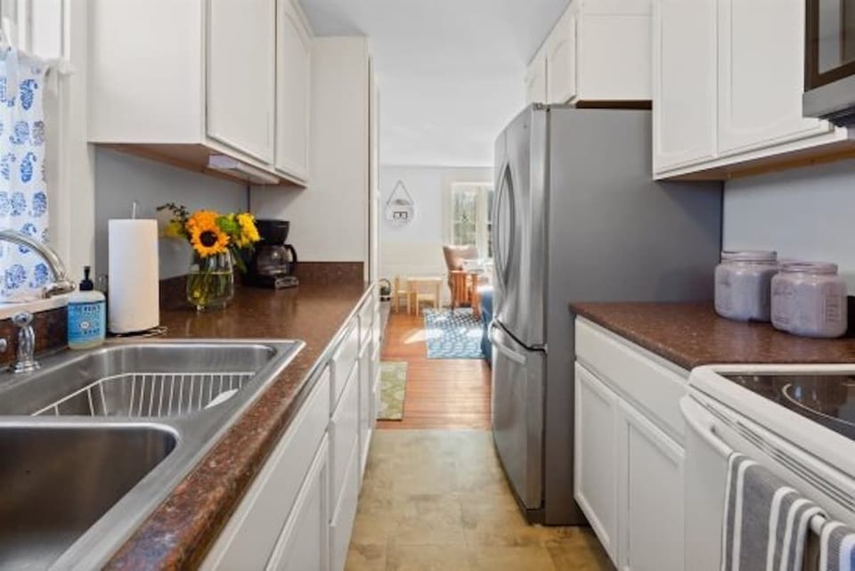 Fully equipped galley kitchen
