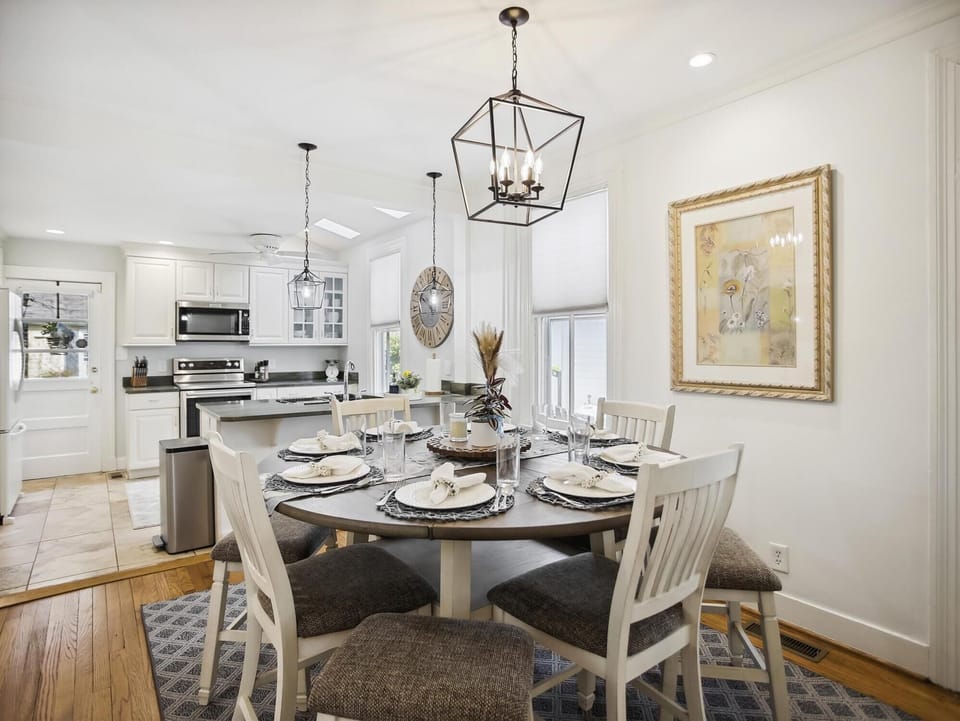 Table for four expands to comfortably accommodate eight