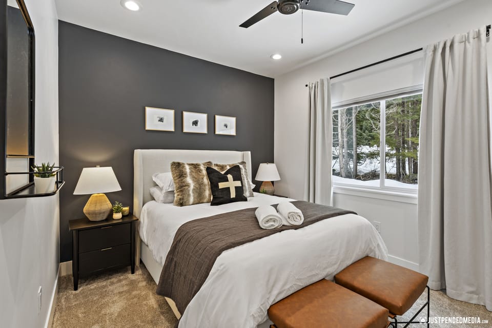 Guest bedroom Queen Bed