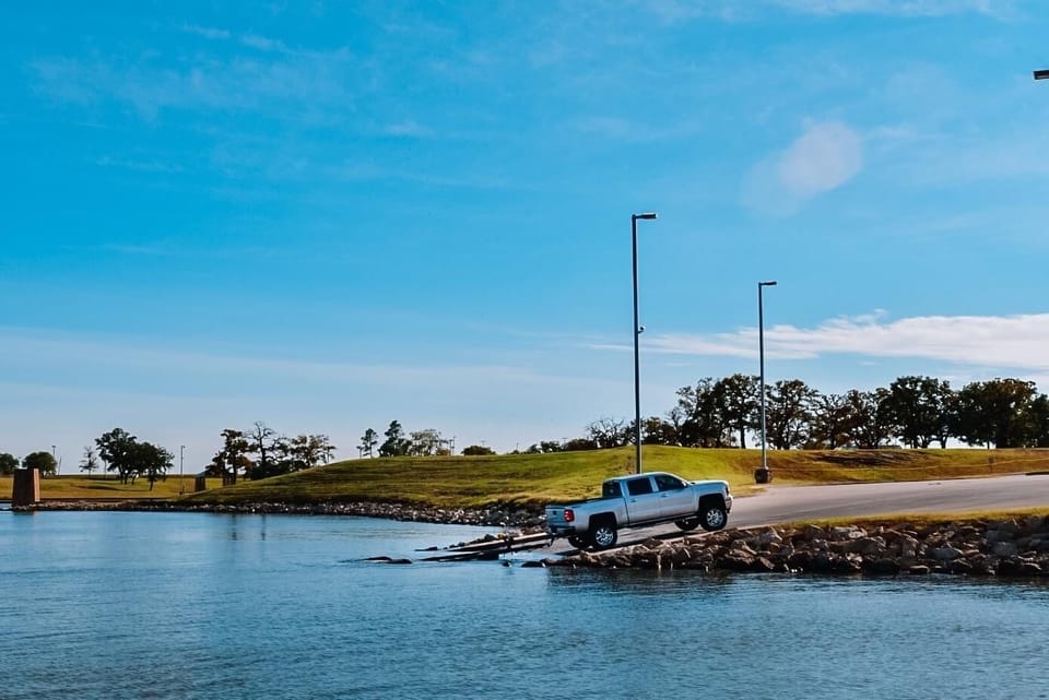 boat ramp nearby