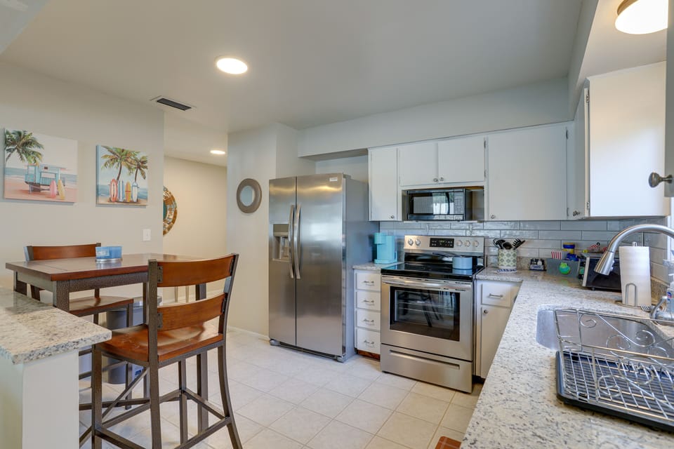 Kitchen | Keurig Coffee Maker | Dishwasher | Toaster Oven