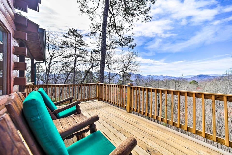Deck | Bedrooms/Full Bathrooms on 1st Floor | Mountain View