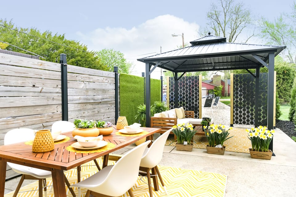 Outdoor dining