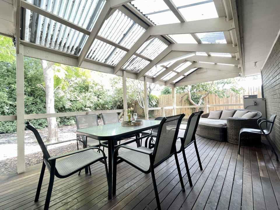 Undercover Decking Area:  Outdoor Dining & Sitting Area