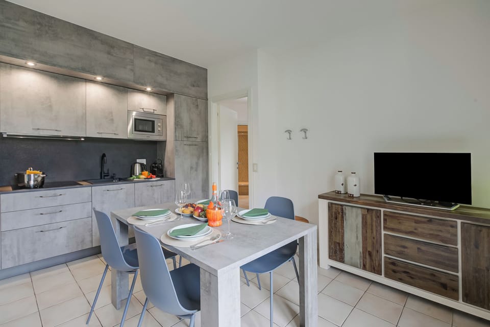 Kitchen and dining area