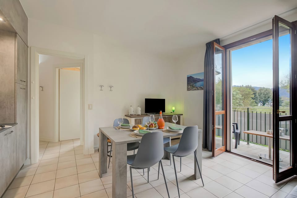 Kitchen and dining area