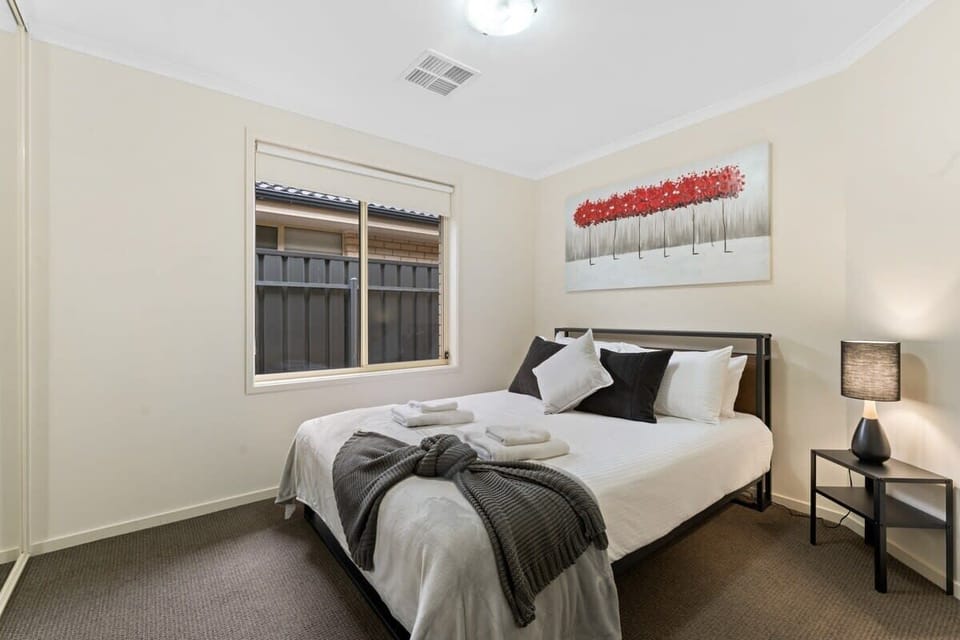 Bedroom No.3 - Queen bed