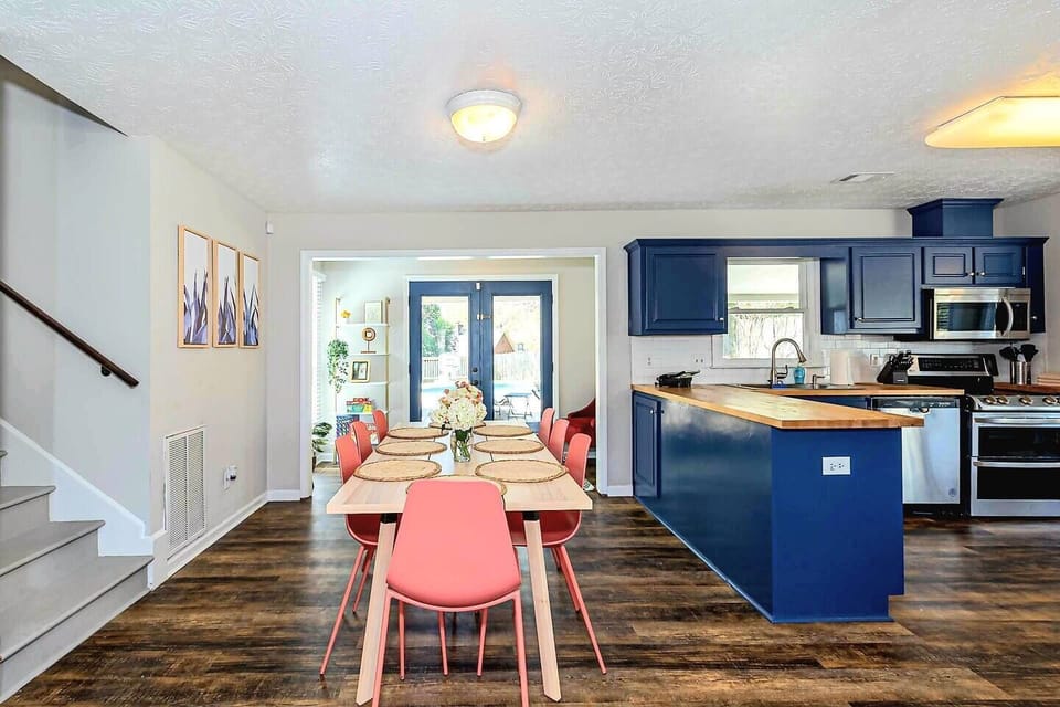 dining area—perfect for enjoying meals and quality time together.