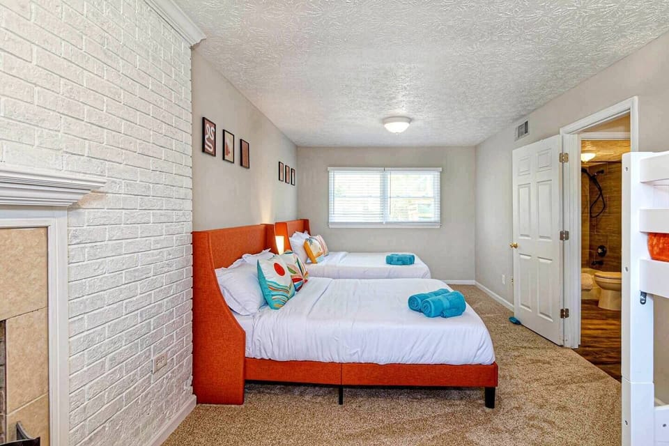 Cozy room with a double bed—perfect for a restful night's sleep.