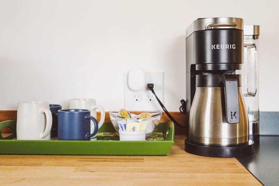 Take a break and savor the moment: your favorite coffee spot awaits in this cozy retreat