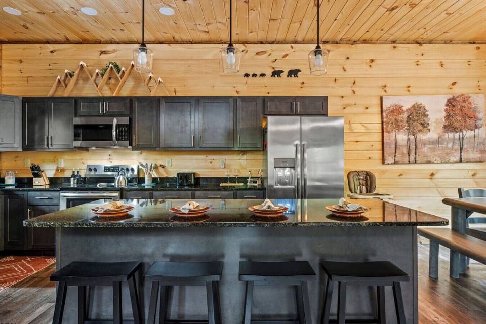 Plenty of additional seating space at the kitchen island bar.