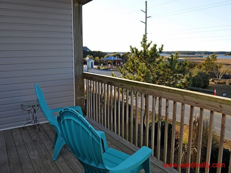 1st Floor Covered Deck off Master Bedroom