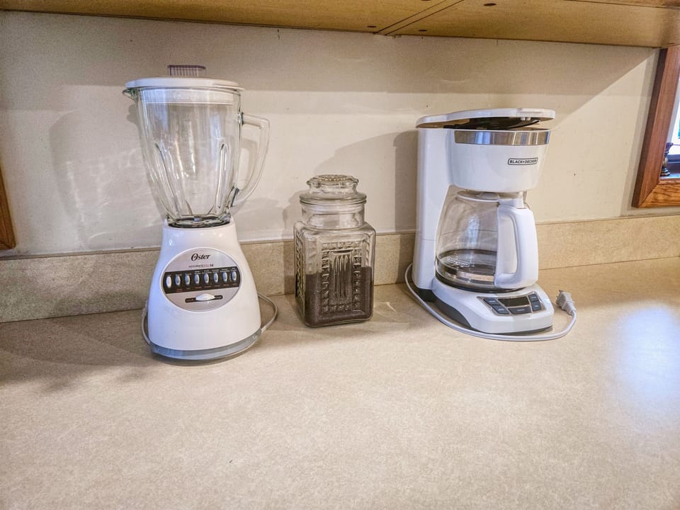 Kitchen amenities