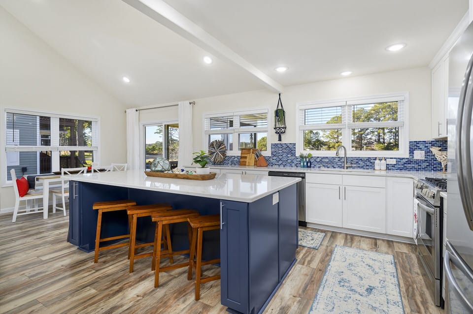 Shellfish Time is styling with Nautical Navy and Crisp White.