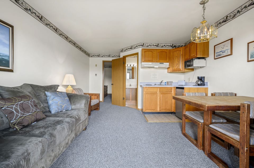Sleeper Sofa, Free WiFi, and Cable TV.