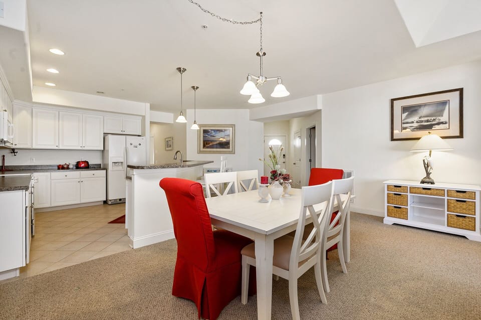 Spacious Dining Area leads to Kitchen.