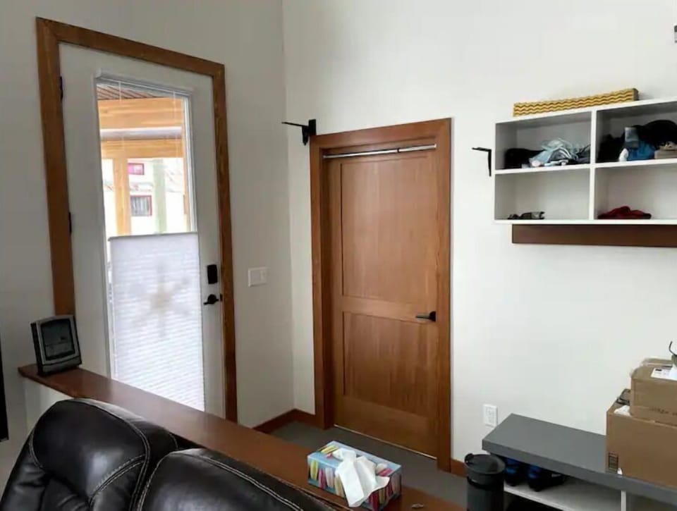 Open space entry with cubbies for storage and organization of your gear.