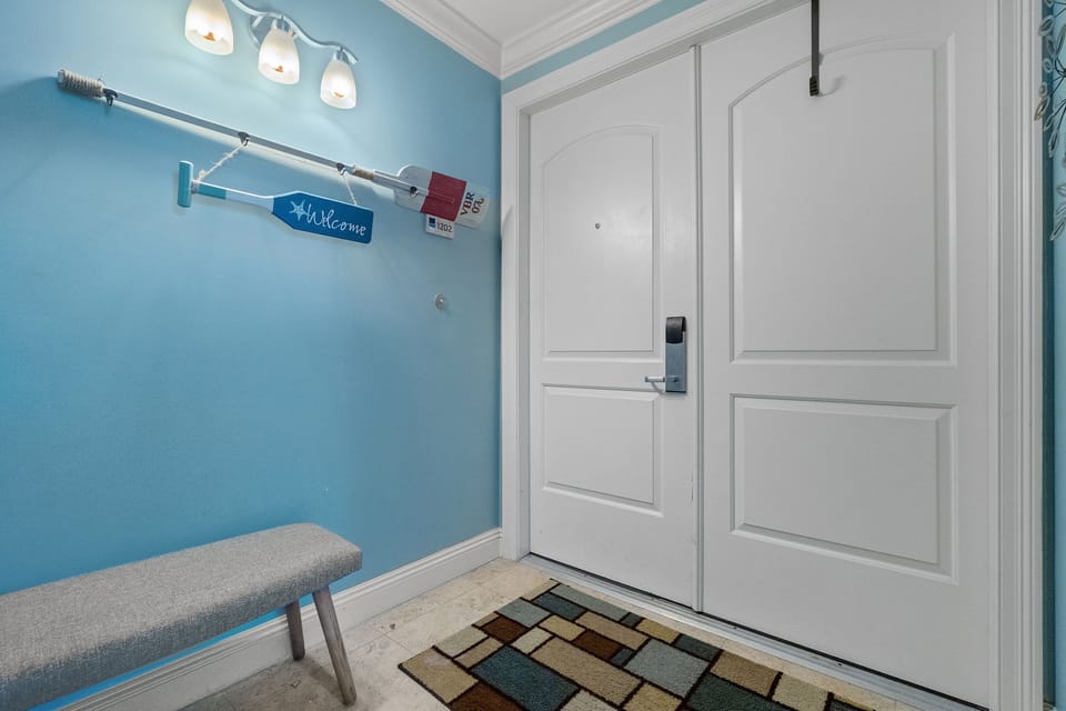 Private Foyer Entry