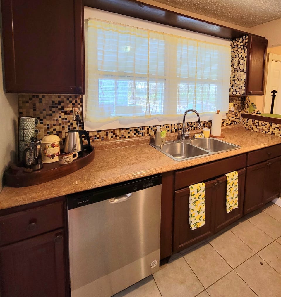 Large kitchen with new dishwasher, soap and towels provided. 