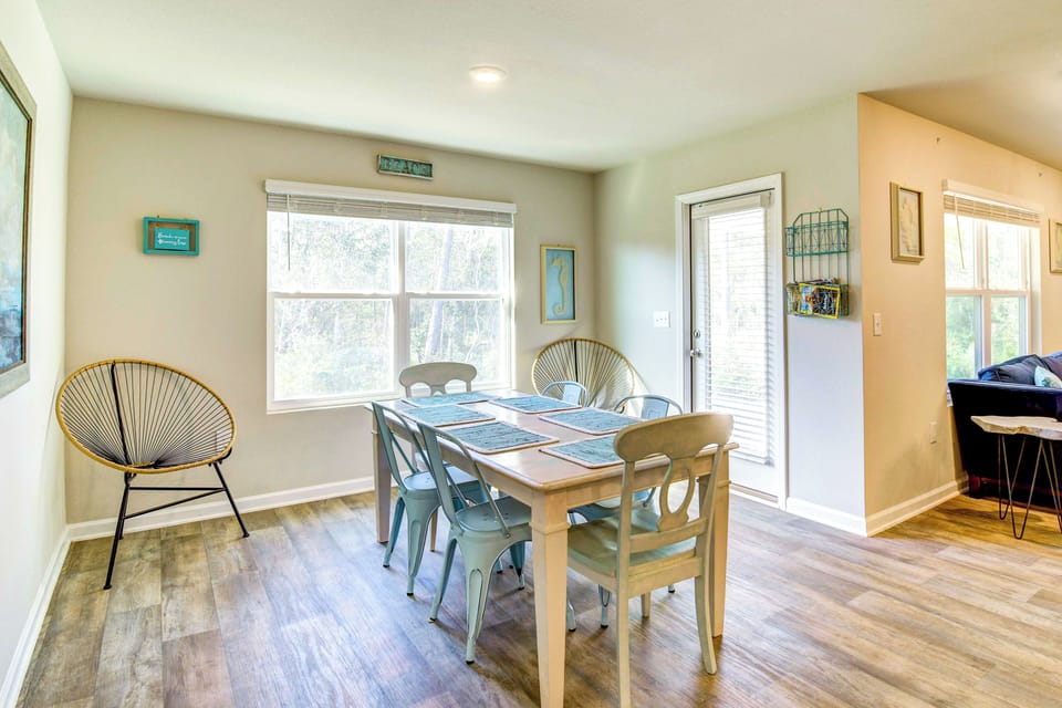 Dining Area | Dishware & Flatware