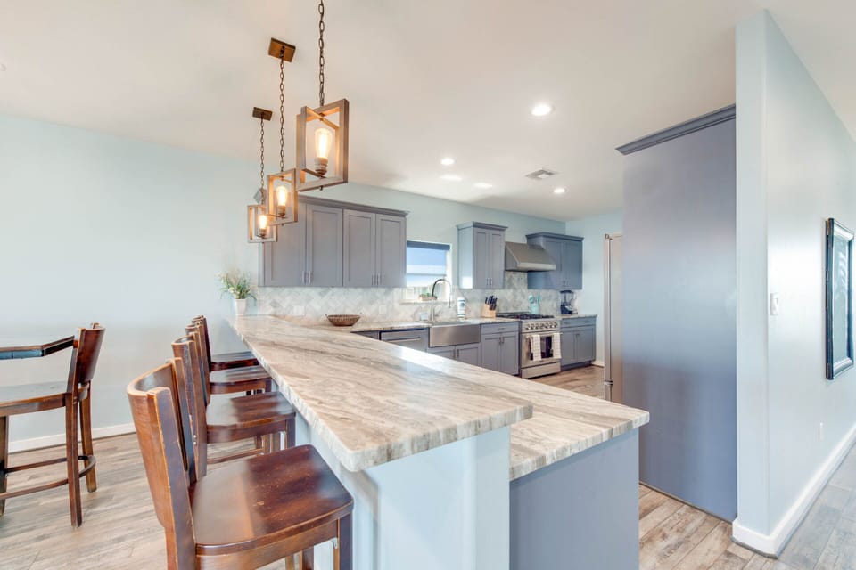 Kitchen Breakfast Bar