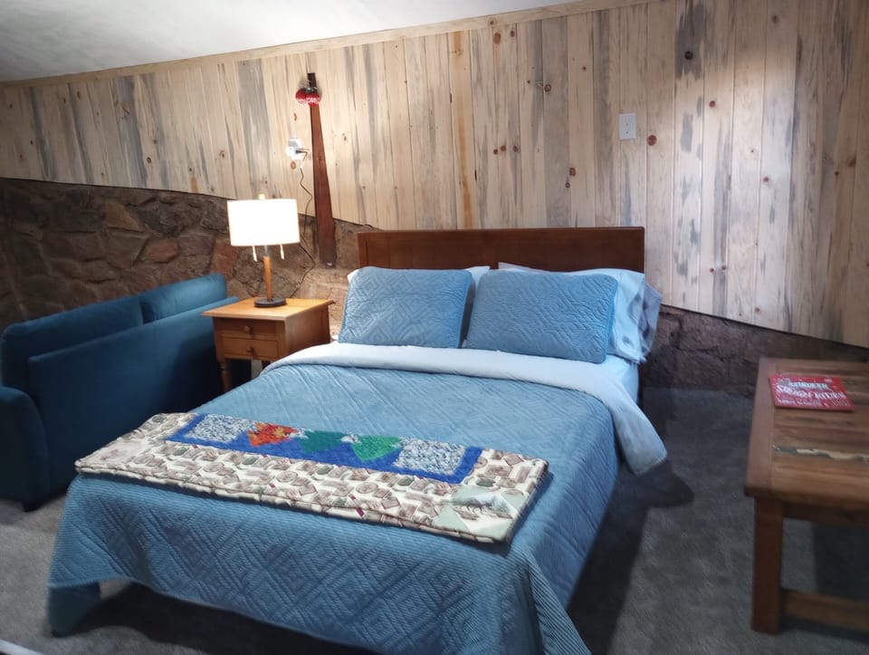New comfortable queen size bed.

