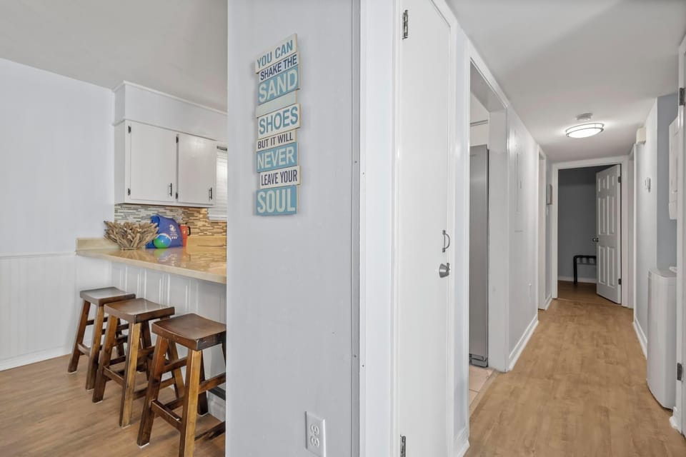 Breakfast bar and kitchen