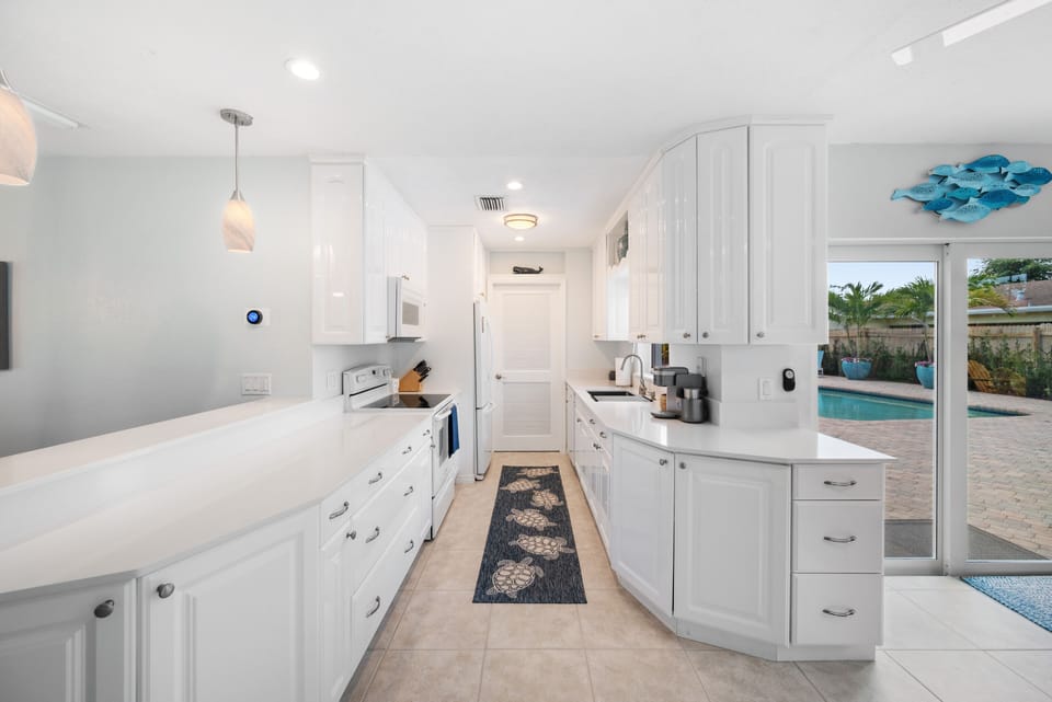 fully equipped kitchen with everything you need 