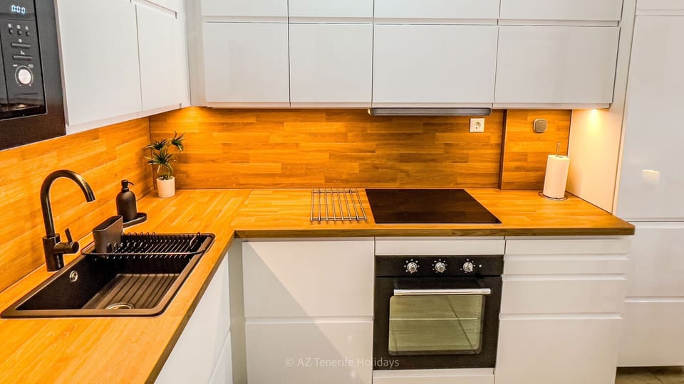 Tenerife relax apartment kitchen 3