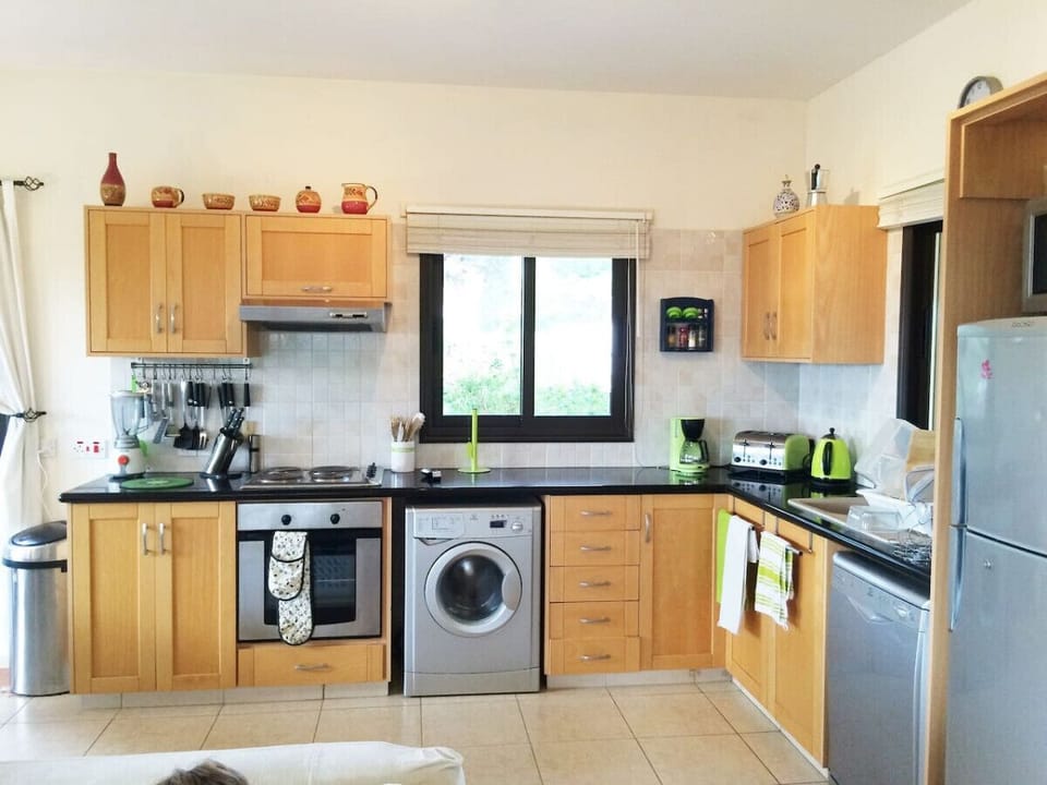 Fully equipped kitchen