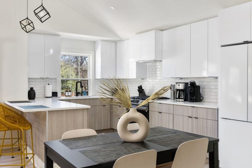 Chef’s Dream Kitchen – Fully equipped with stainless steel appliances, quartz countertops, and everything you need for gourmet meals.
