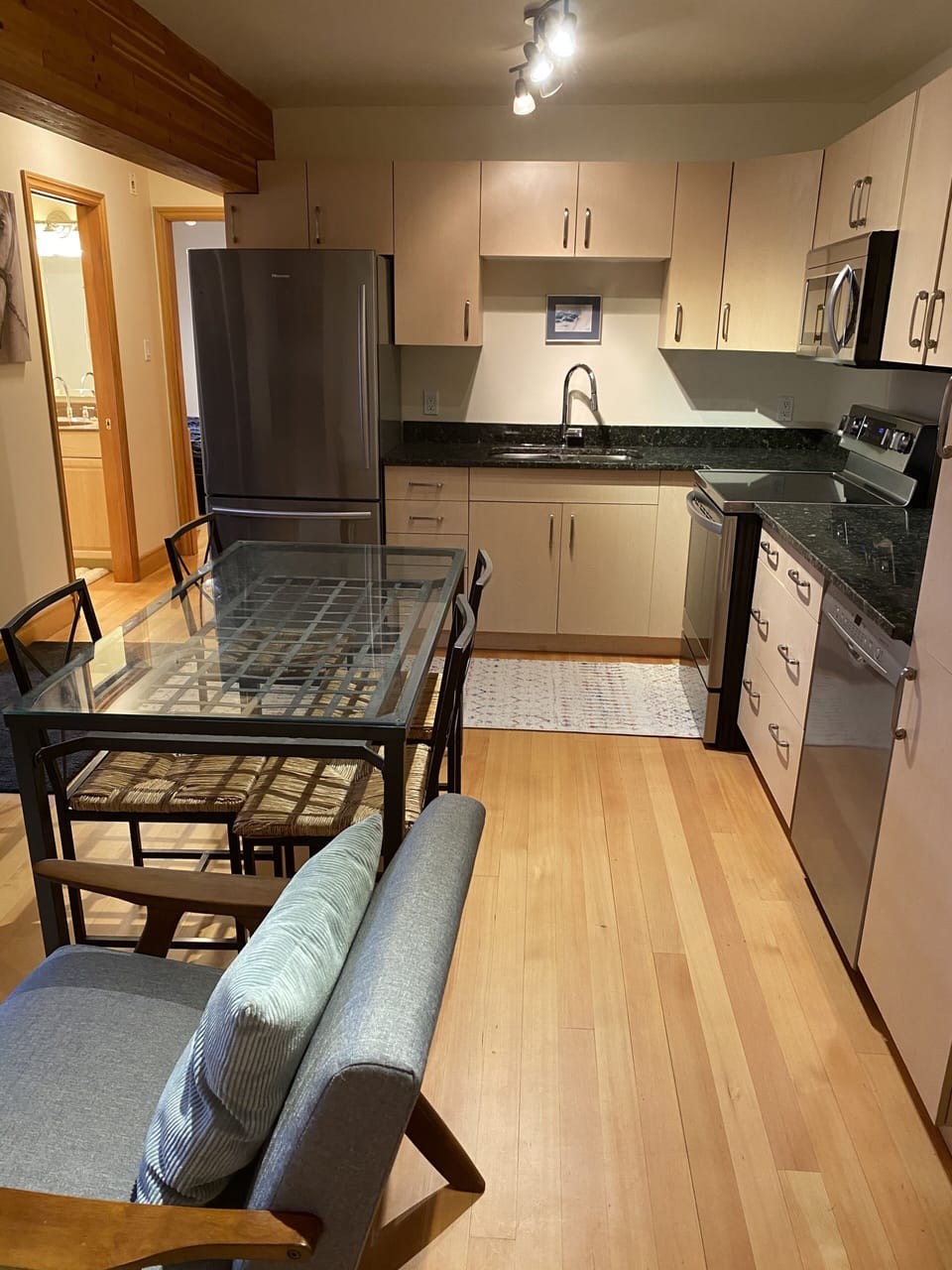 New kitchen and appliances, washer/dryer