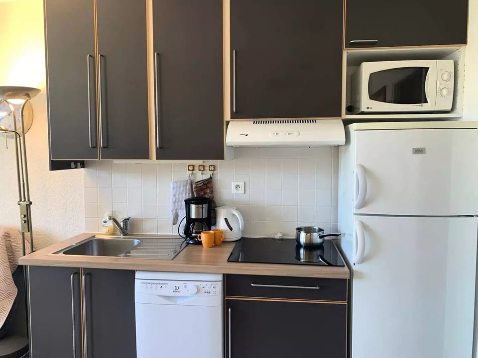 Fridge, microwave, dishwasher, electric kettle