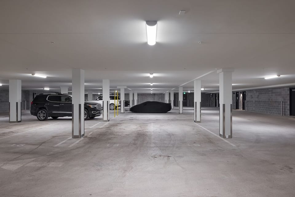 Parking Garage - Glenwood 11 - Jackson, WY - Luxury Villa Rental