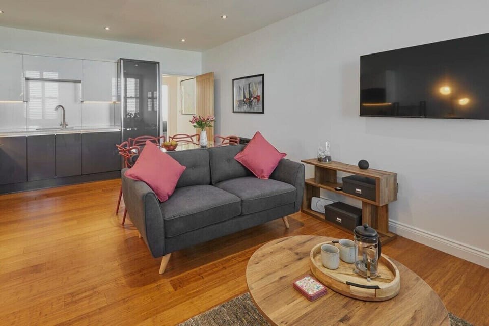 Number Ten @ Carlill, Whitby - Host & Stay