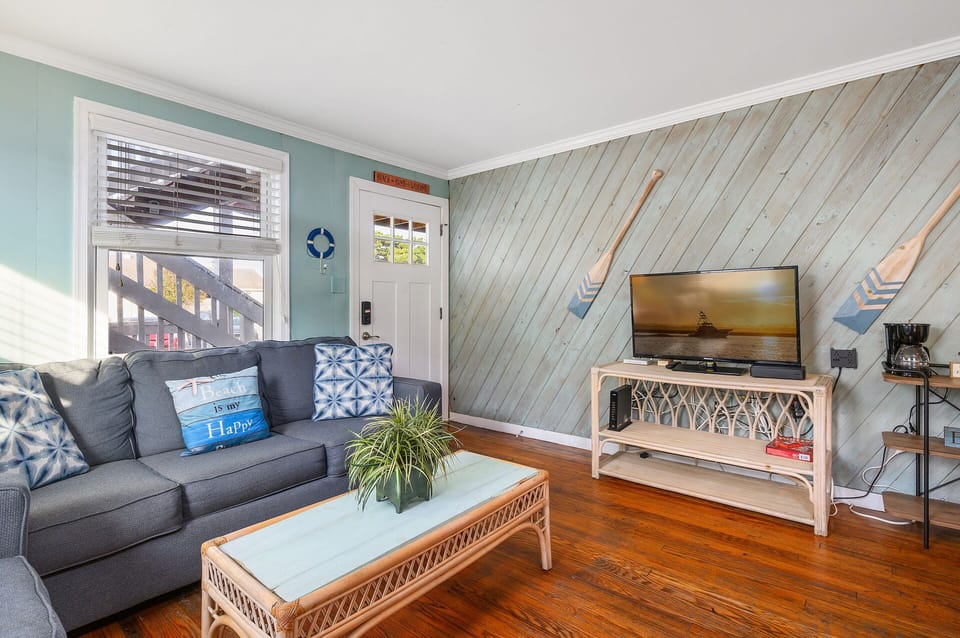 Welcome to the beautiful and open Beach House #5