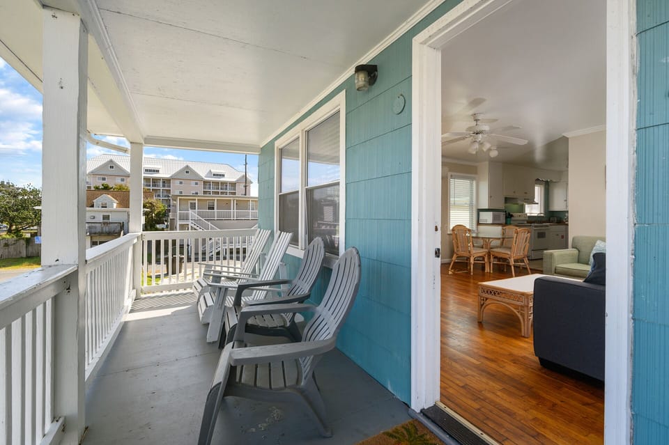 Enjoy downtown Ocean City from the lovely Beach House on 9th #4