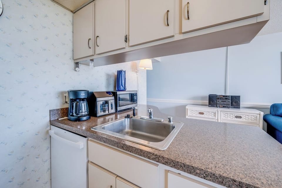 The Kitchen is sure to be the Heart of your Vacation!